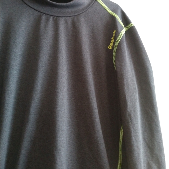 🛍 3/$15 Reebok Boys Mock Neck Dri Fit Top S - Picture 3 of 3